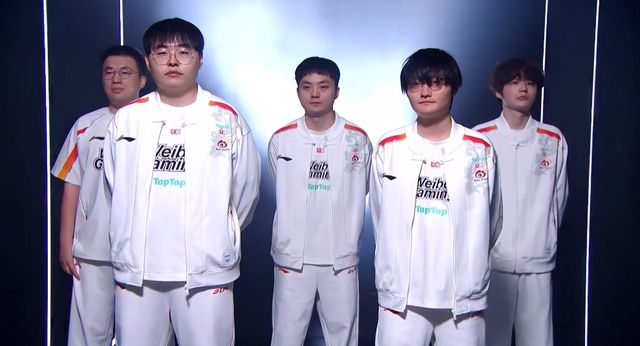 开云体育入口-WBG翻盘PSG，Doinb关键团战开团秒人宿命之战淘汰赛，锁定晋级资格的简单介绍