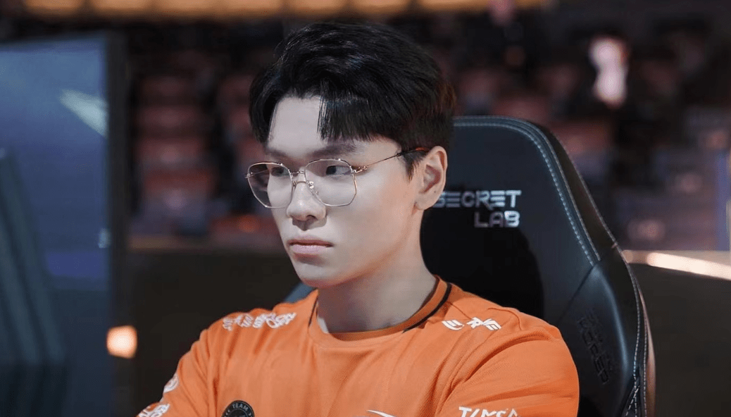 开云下载-包含TSM翻盘HLE，BDD极限生还后反打峡谷大战小组赛，让粉丝疯狂欢呼的词条