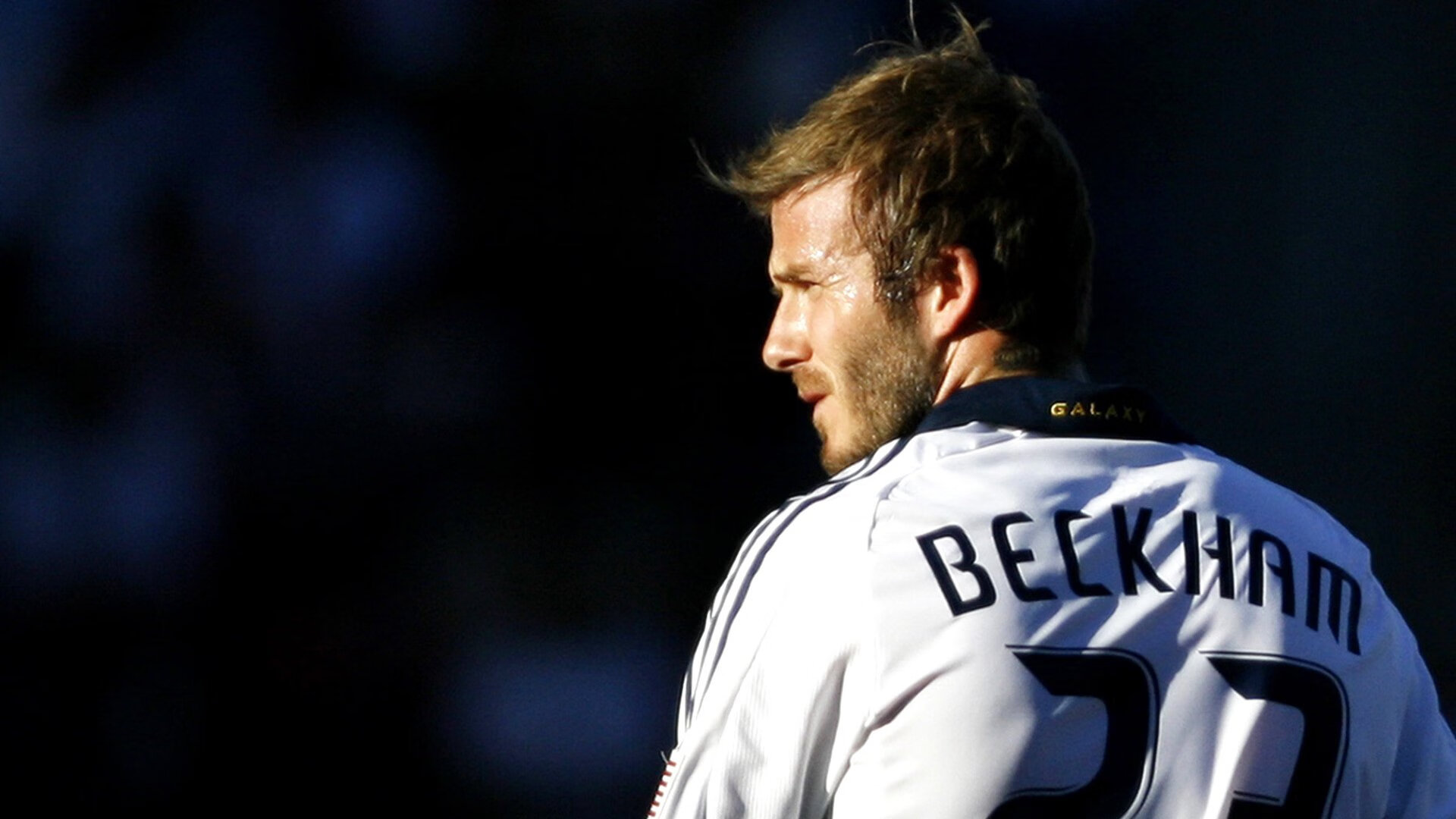 德甲争冠战之夜！蒂亚戈三个争议动作全解析，是战术犯规还是伤人动作？